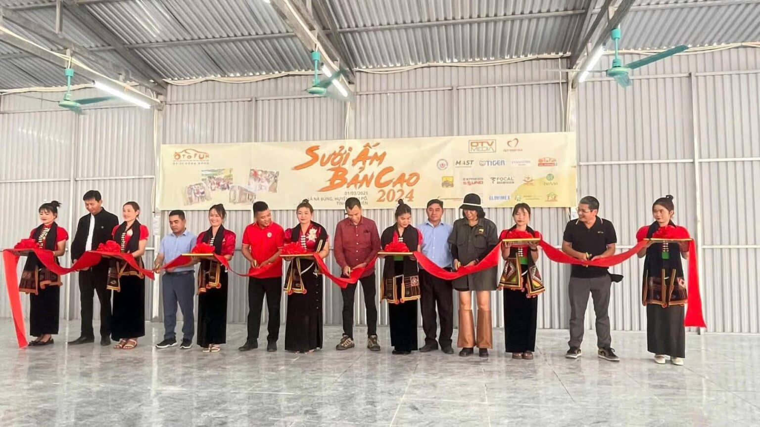 cung-mg-rx5-chinh-phuc-cuc-tay-to-quoc-trong-hanh-trinh-suoi-am-ban-cao cung-mg-rx5-chinh-phuc-cuc-tay-to-quoc-trong-hanh-trinh-suoi-am-ban-cao